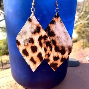 Faded Cheetah Faux Leather Earrings​